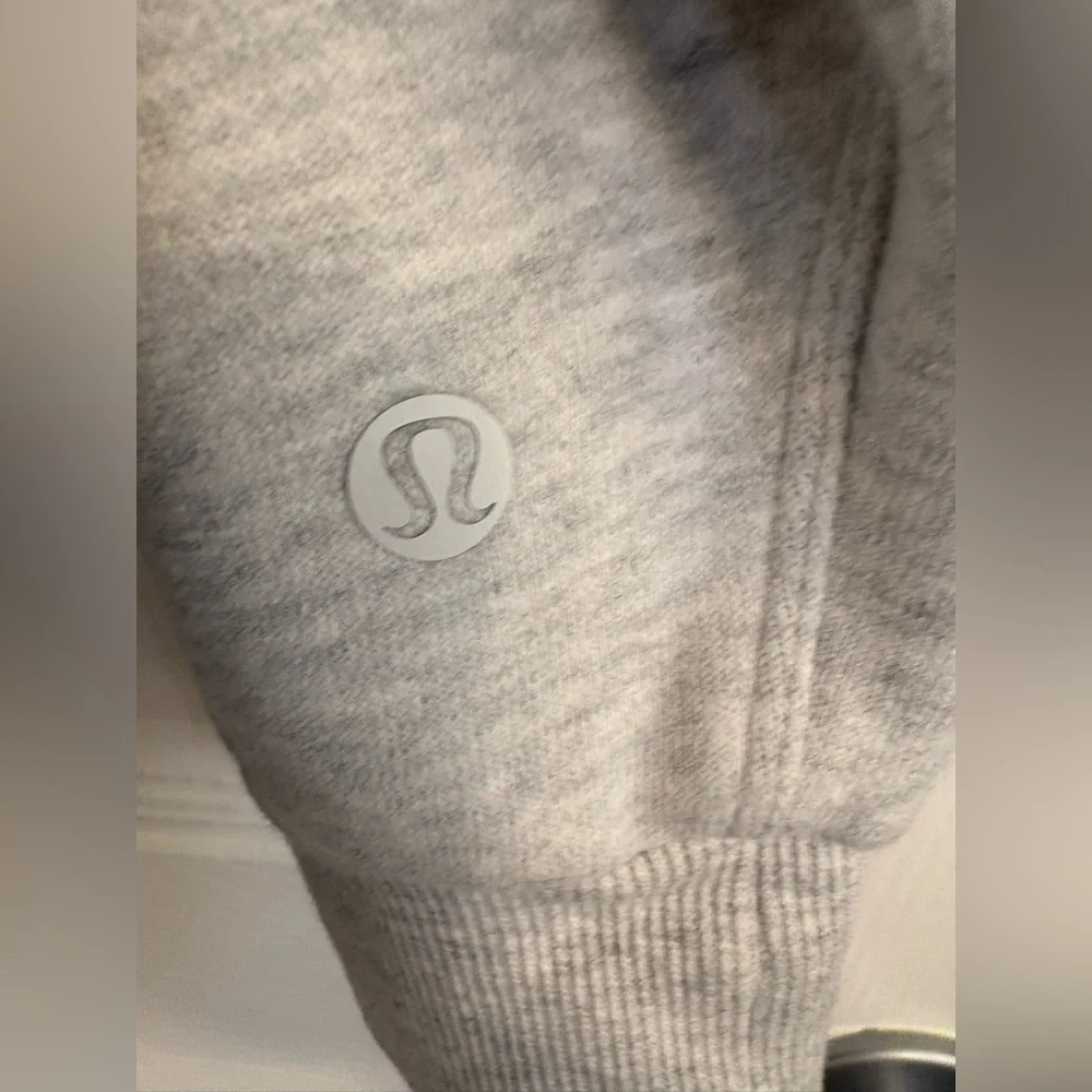Lululemon Gray Hoodie Medium Pullover Sweatshirt Relaxed Fit Athleisure unisex - Picture 3 of 5